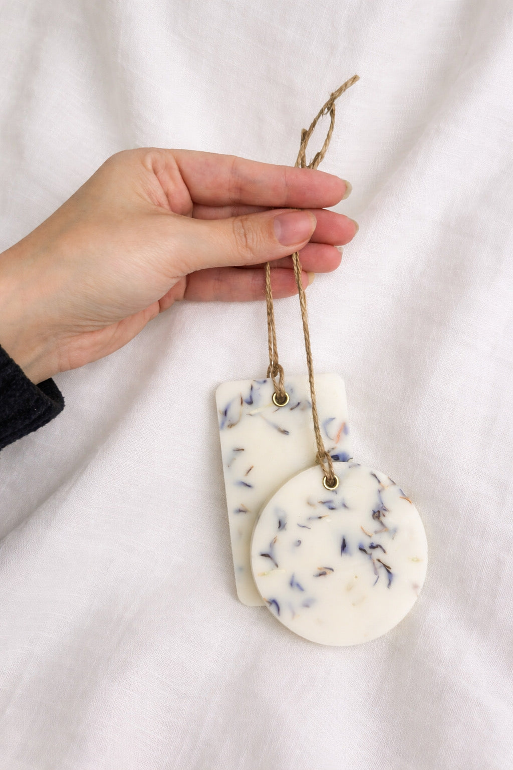 Ambientador sólido • Ropa limpia • Armario