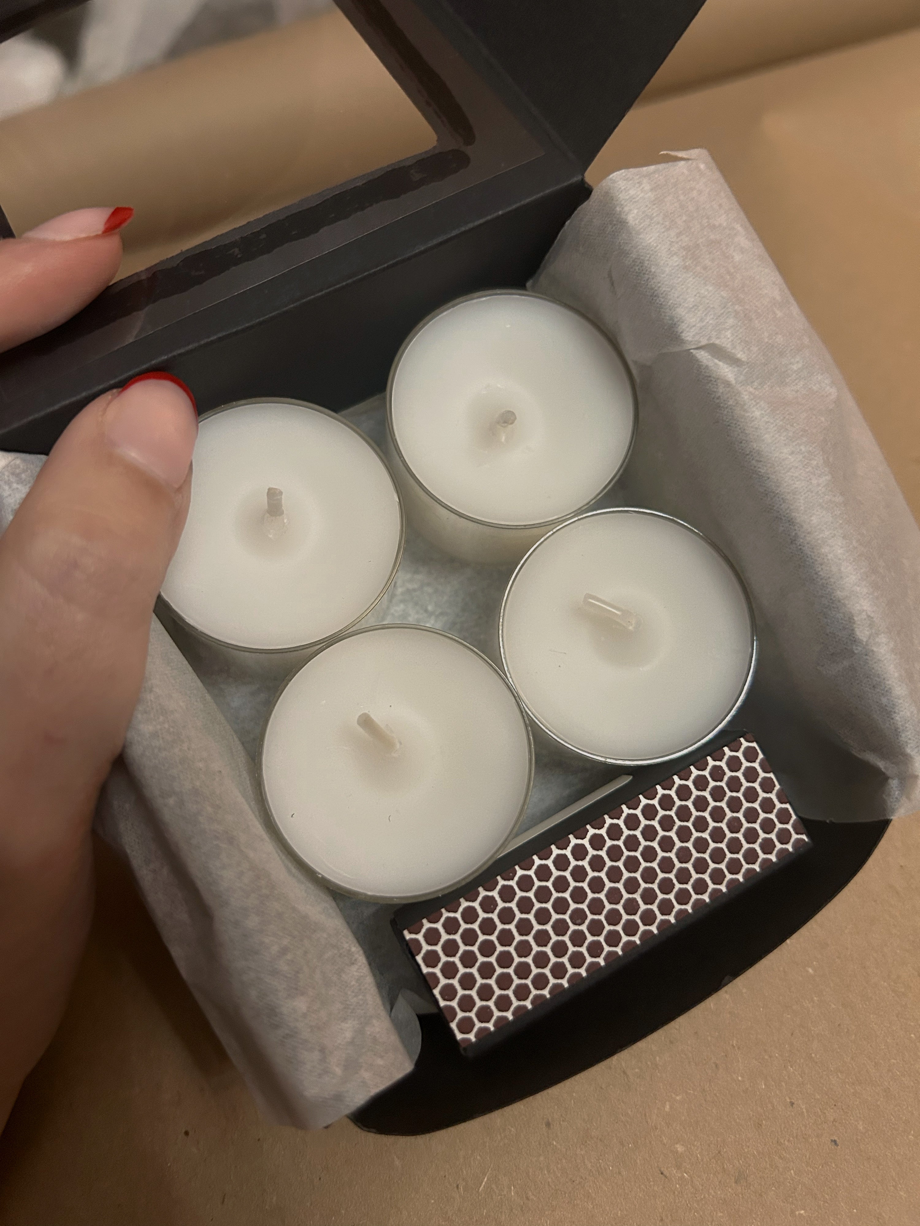 4 velas de té (8h\und) + cerillas